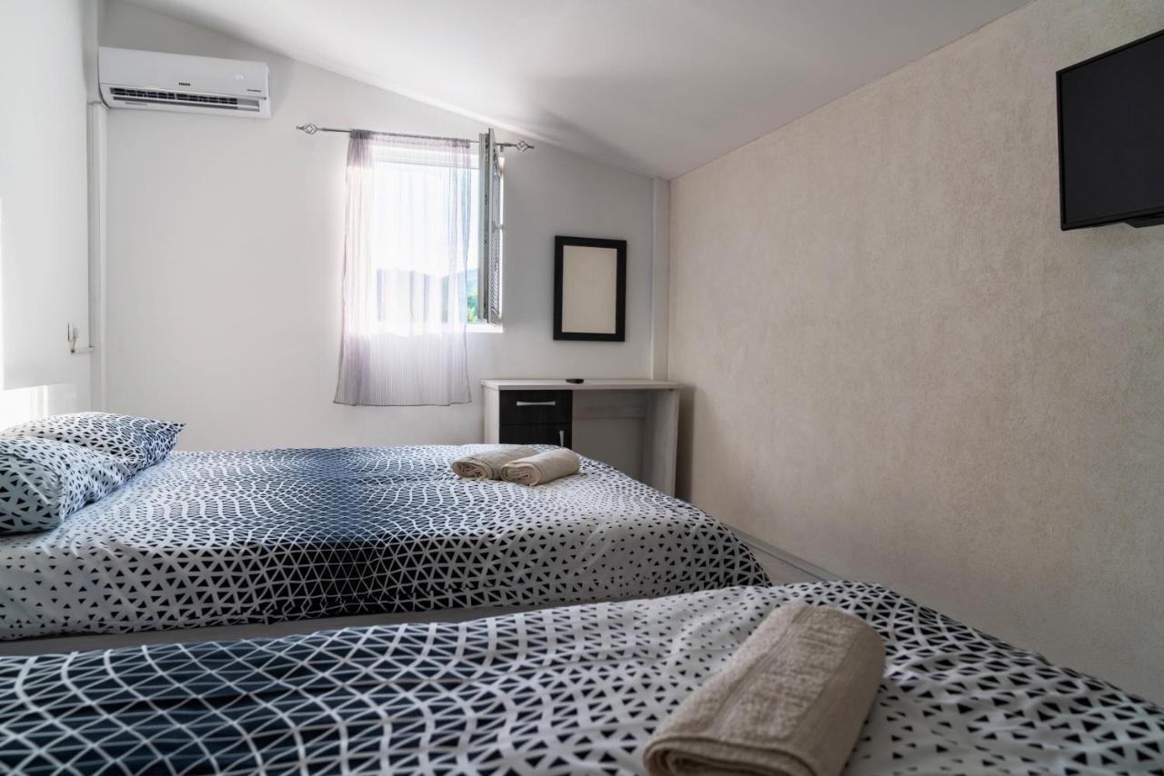 Complex Praga Hotel Gorno Lakocerej Екстериор снимка