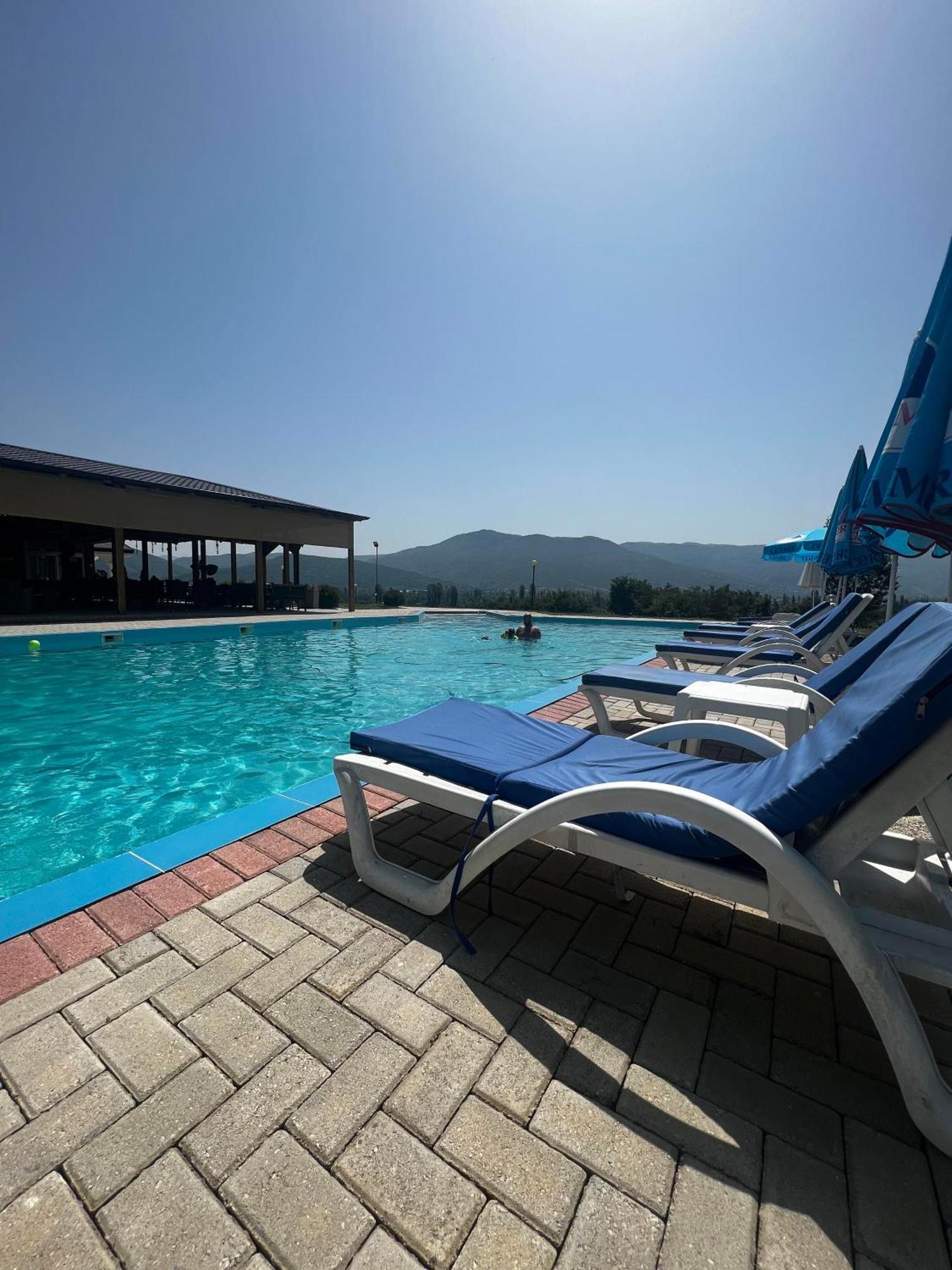 Complex Praga Hotel Gorno Lakocerej Екстериор снимка